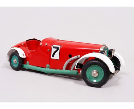Modellauto, Märklin, Ende 20.Jh. Blech, rot/weiß lackiert, Märklin "1103" Rennwagen 1107 R, Aufzugsmotor, Batterie-Beleuchtun