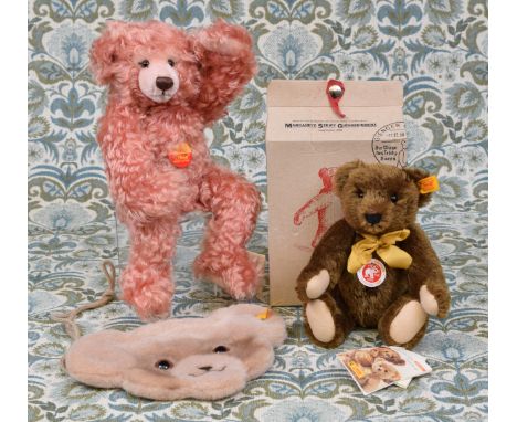 Steiff (Germany) EAN 028250 Snobby teddy bear, trademark 'Steiff' button to ear, cardboard chest tag and cardboard tags to fo