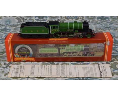 Hornby Railways OO Gauge R.378 LNER 'Cheshire' 4-4-0 locomotive and six wheel tender, LNER green livery, No.2753, boxed with 