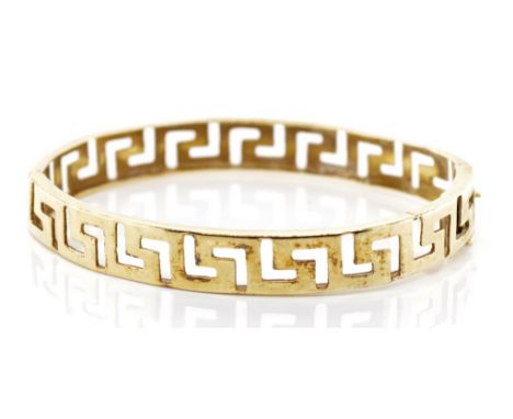 14ct yellow gold greek key bangle for restoration. Marked 585. Approx weight 16.8 grams, width 60mm