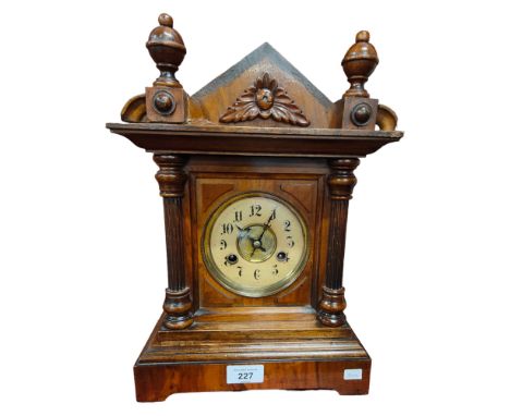 ANTIQUE MANTLE CLOCK