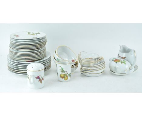 A Royal Worcester 'Evesham' dinner service, to include avocado dishes