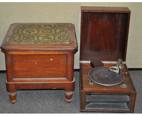 A commode, a stool and a gramophone, the commode 44cm high