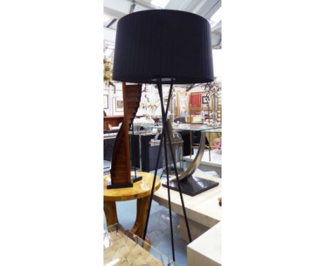 SANTA & COLE, G5 tripod lamp.