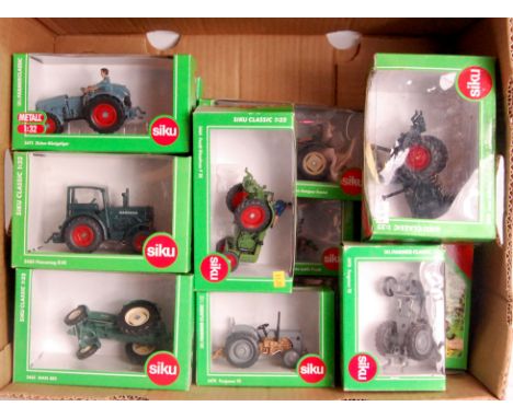 Siku Classic, 1/32nd scale classic tractor group, 14 examples all boxed, some models loose in box, to include; Hanomag R45, F