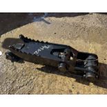** BRAND NEW ** JB HYDRAULIC THUMB GRAB – SUIT 1.5 TON MINI DIGGER