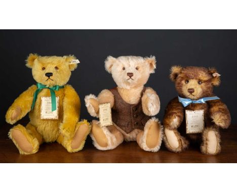 A group of three Steiff British Collectors teddy bears  for the years 1994, 1995 and 1996Condition report: In original boxes 