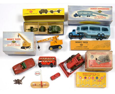 FIVE BOXED DIE CAST DINKY TOYS, COMPRISING PULLMORE CAR TRANSPORTER 982, COLES MOBILE CRANE 971, BLAW KNOX BULLDOZER 561, GUN