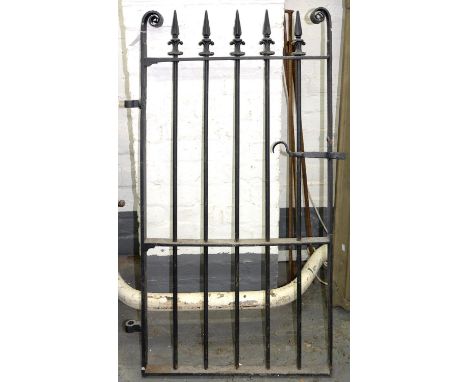 A WROUGHT IRON GARDEN GATE, 125CM H X 75CM W 
