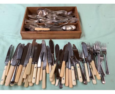 Qty vintage cutlery, Roberts and Dore 
