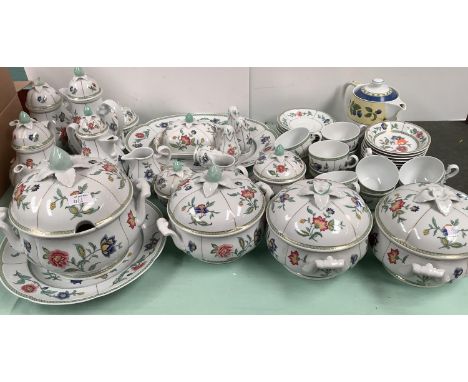 Heinrich (Germany) part dinner service oval meat platter, 3 tureens with lids (2 finials broken) soup tureen on stand, 11 dis