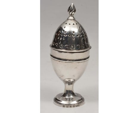 A GEORGIAN IRISH SILVER PEPPERETTE of ovoid form with fitted flame knob finial and pierced upper section, standing on a circu