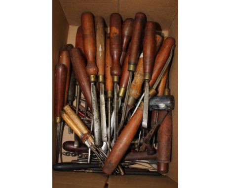 A COLLECTION OF APPROXIMATELY 20 J.B. ADDIS & SONS OF SHEFFIELD CARVING CHISELS and further tools