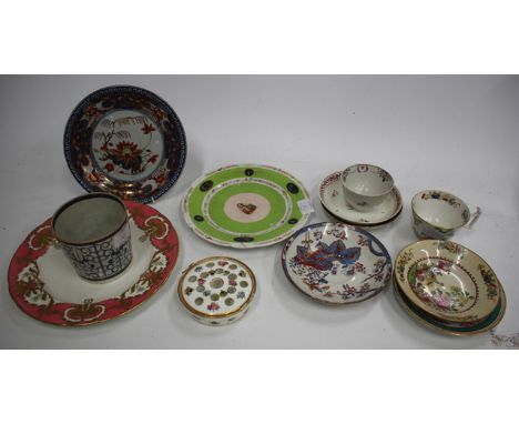 A SMALL QUANTITY OF ENGLISH PORCELAIN to include a Worcester beaker, a Turner's patent plate decorated with Imari colours, a 