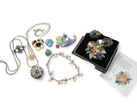 A David Andersen enamelled pansy brooch, a set of Braybroock &amp; Co silver 'Heligan' earrings and brooch, set with mother o