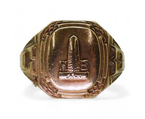 A 10K gold American college style ring design shows 1933 HS Beacon, size S, weight 7.6gms Condition Report:Available upon req