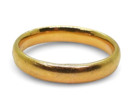 A 22ct gold wedding ring, size O, weight 4.6gms Condition Report:Available upon request