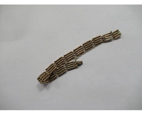A 9ct gold gate link bracelet, weight 13.4g&nbsp;