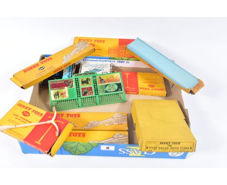 A QUANTITY OF BOXED AND UNBOXED DINKY TOYS ACCESSORIES, to include four boxed Loading Ramps, No.994, all in lightly playworn 