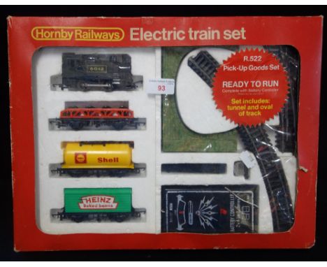 HORNBY RAILWAYS; A 00 GAUGE ELECTRIC TRAIN SET (R.522 Pick-up Goods Set)