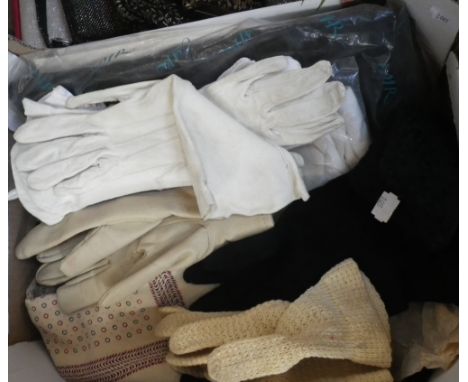 A COLLECTION OF LADIES' VINTAGE GLOVES C. 1950'S