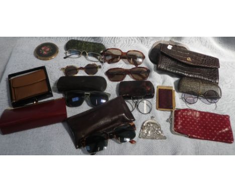 A COLLECTION OF LADIES' VINTAGE SUNGLASSES and animal skin leather purses (as lotted)