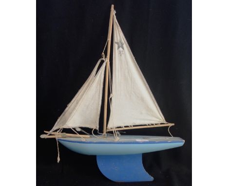 STAR YACHT; A VINTAGE BLUE SAILING YACHT, 42cm long