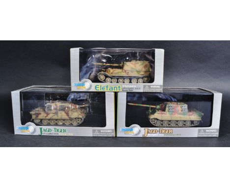A collection of 3x Dragon Armor models 1/72 scale boxed diecast model tanks comprising of: Jagd Tiger sPzJgAbt 653 Alsace 194