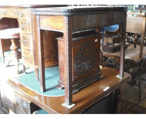 A Chippendale-style mahogany serpentine tea table, 83cm wide.