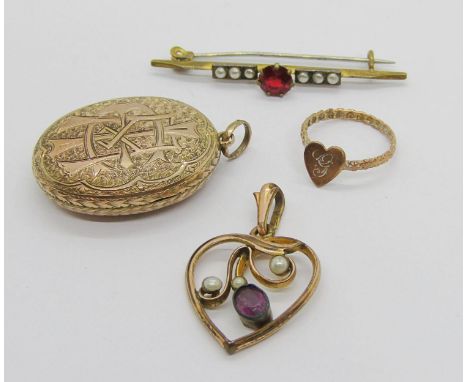Group of antique jewellery to include a Victorian engraved and monogrammed locket, a small 19th century 9ct heart ring with e
