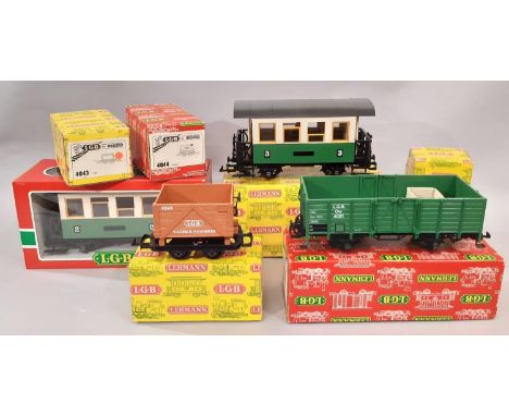 7 boxed items of LGB (Lehmann-Gross-Bahn) G scale rolling stock  comprising 4044 x2, 4043 x2, 3008, 4021 and 3013 (7) 