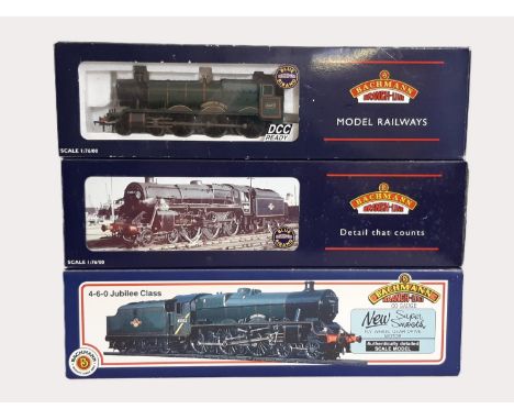 Three 00 gauge 4-6-0 steam locomotives by Bachmann in BR Green comprising 32-500 Standard Class, 32-001 Hall Class 'Conyngham