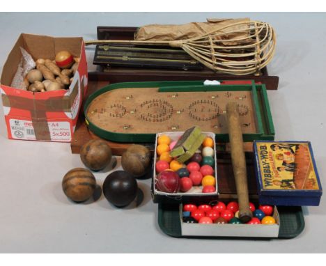 Various games, etc., to include various snooker score boards, 4cm wide, etc. small quantity of snooker accessories, Wibbly-Wo