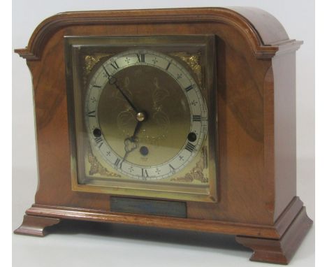 A 20thC walnut cased mantel clock, with Elliott movement, 14cm wide, dial, Roman numeric and Arabic chaptering and three wind