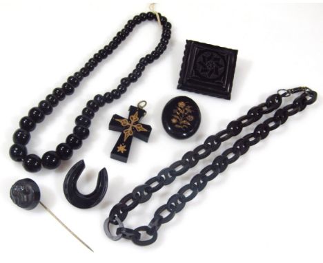 Various jet style faux jet, etc., to include square brooch centred with star, 5cm wide, stick pin, necklace, etc. (a quantity