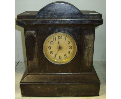 Japped metal tin cased wind up mechanism mantel clock 