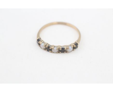 9ct gold sapphire &amp; opal half eternity ring (1.3g) 