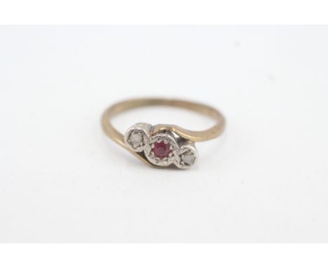 9ct gold vintage ruby &amp; diamond three stone ring (1.8g) 