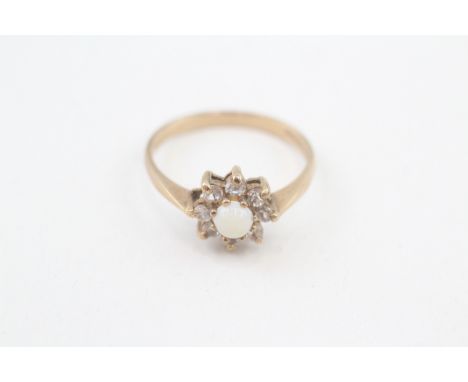9ct gold opal &amp; cubic zirconia floral cluster ring (2.3g) 