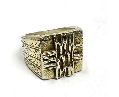 chunky Vintage silver bishops /priests ring weight 25g 