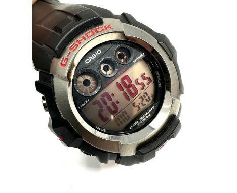 Casio G-shock Mens wristwatch 2453 G-010 the watch is ticking 