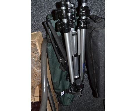 A Jiehe spotting scope, cased with instructions; conforming tripod (2)