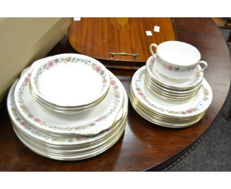 A Paragon Belinda pattern part dinner and tea service