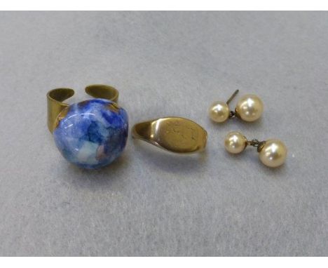 A 9ct gold gentleman's signet ring, a pair of Lotus pearl earrings and one other ring. 