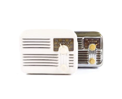 2 Arvin (USA) valve radios with tin bodies in white enamel and chrome, model 444P, 1946, height 5", length 6.5"