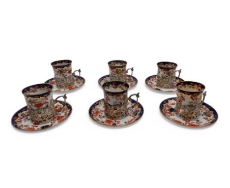 Six Copeland Japanese Spode coffee cans in silver mounts decorated with cherubs, J R &amp; W Laing, Glasgow 1907 Condition Re
