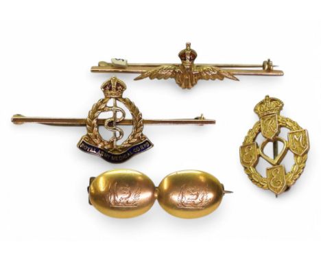 A 15ct gold Ayrshire Yeomanry sweetheart brooch, apparently formed from a single cufflink, weight 3.3g; together with 9ct gol