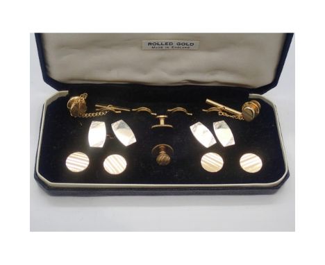 Selection of Art Deco gold plated engine turned studs, cufflinks and tie pins. UK P&amp;P Group 0 (£6+VAT for the first lot a