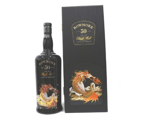 BOWMORE 30YO SEA-DRAGONThe story of Fionn mac Cumhaill and his battle with the Sea-Dragon Kranna Dubh is illustated on this s