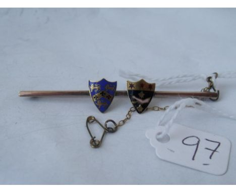 9ct and enamel double shield bar brooch  6cm long  4g        